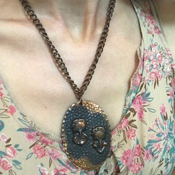 Copper Theatre 🎭 Mask Necklace - Picture 5 of 7
